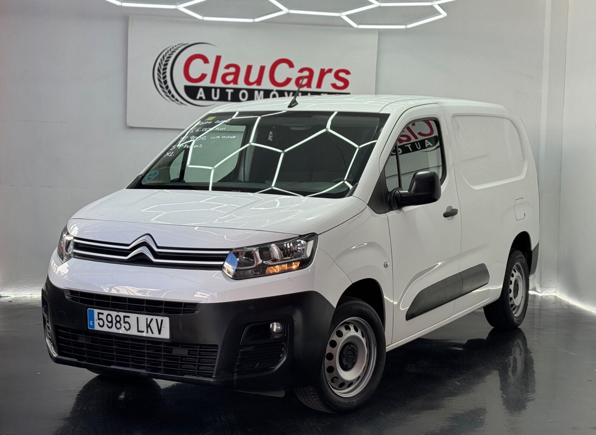 Foto del CITROEN Berlingo Van BlueHDi S&S Talla XL Club 100