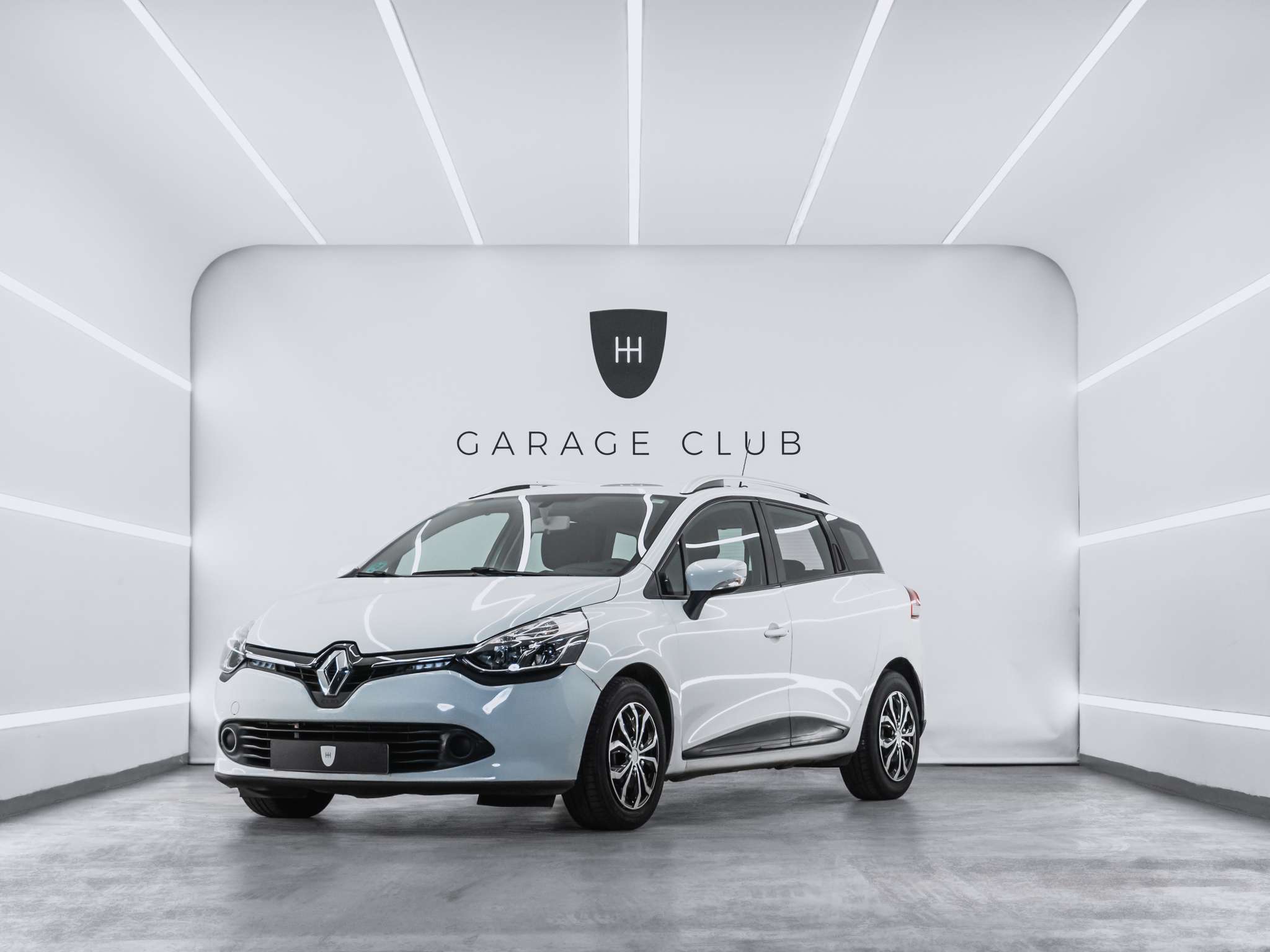 RENAULT Clio (Clio IV Grandtour 0.9 TCe 90 Expression ENERGY) en Barcelona