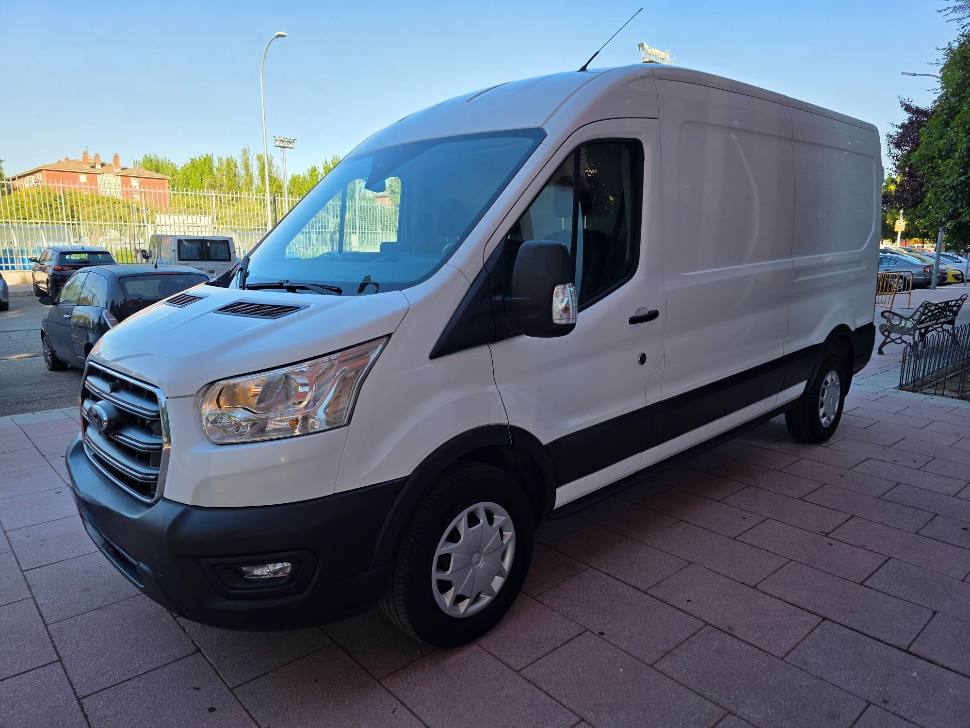 FORD Transit (FT 350 L3 Van Trend Tracción Trasera 130) en Madrid