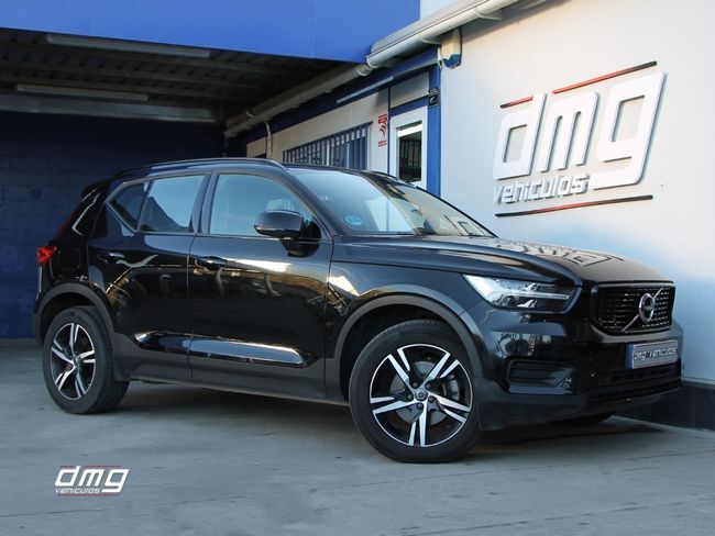 VOLVO XC40 (2.0 B4 G AWD R-Design Auto 197Cv) en Barcelona
