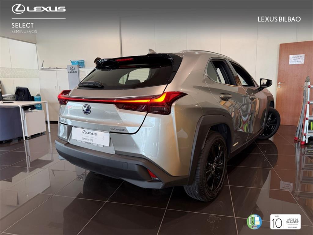 Foto del LEXUS UX 250h Business 4WD