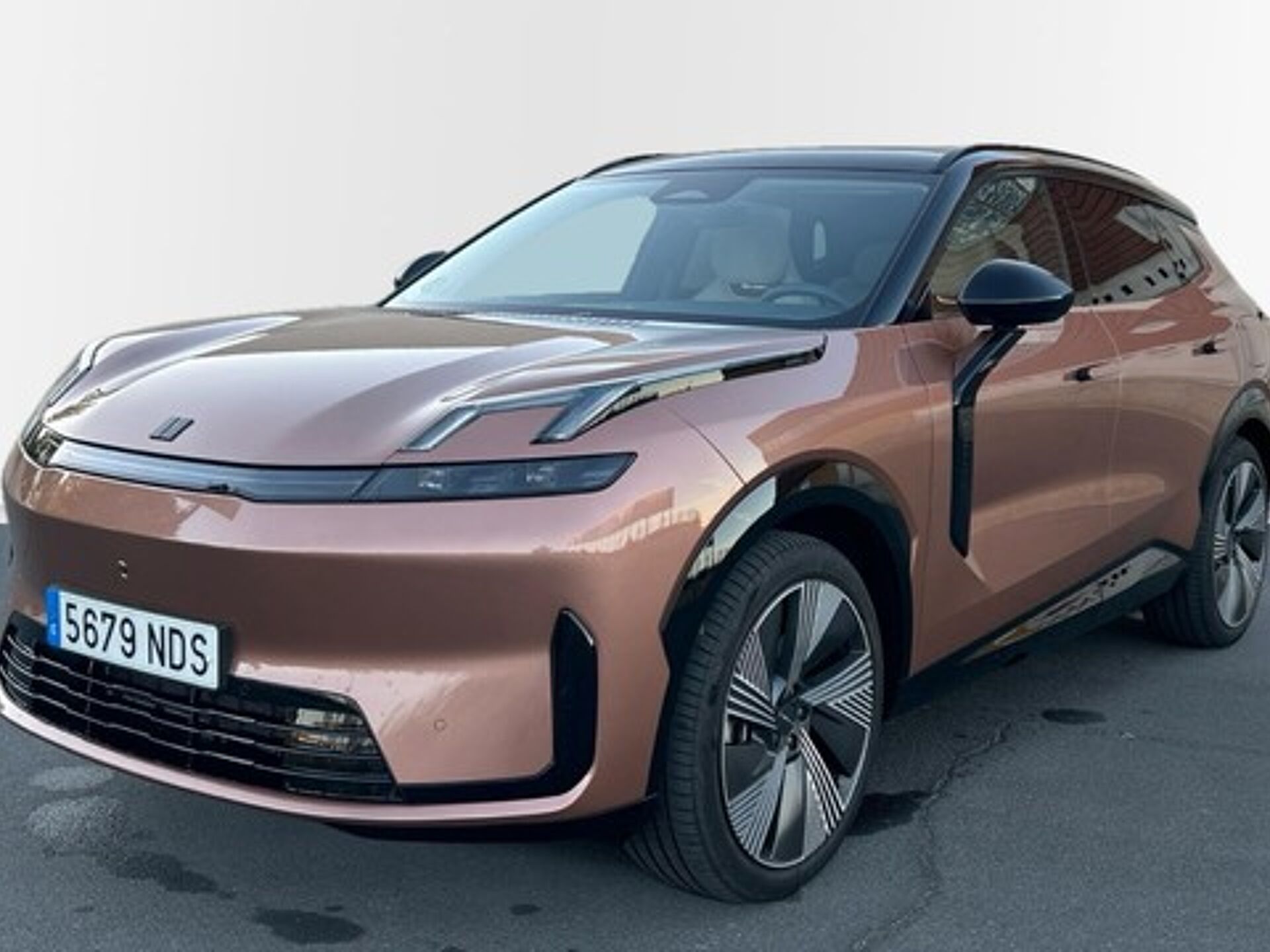 Imagen 1 de LYNK & CO 08