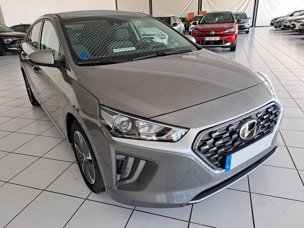 HYUNDAI Ioniq (1.6 GDI PHEV STYLE DCT 5P) en Badajoz