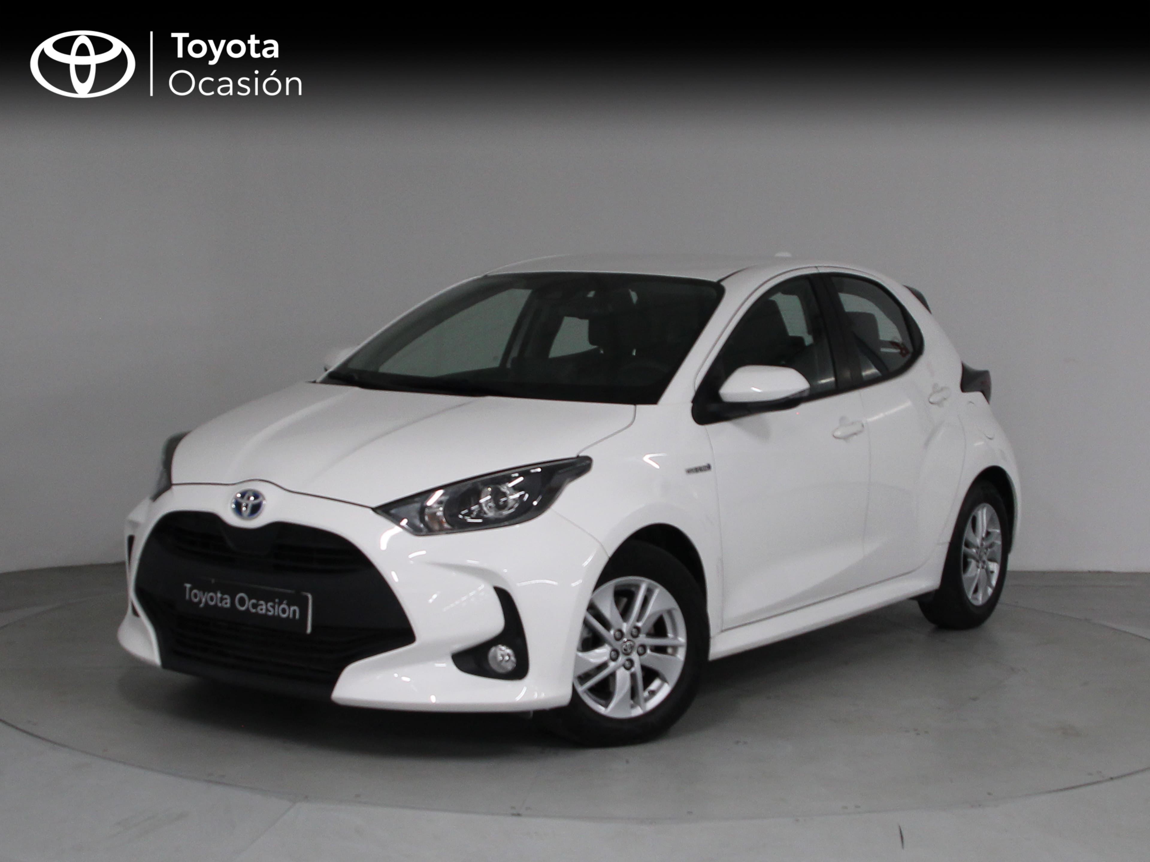 TOYOTA Yaris (1.5 120H Business Plus) en Barcelona
