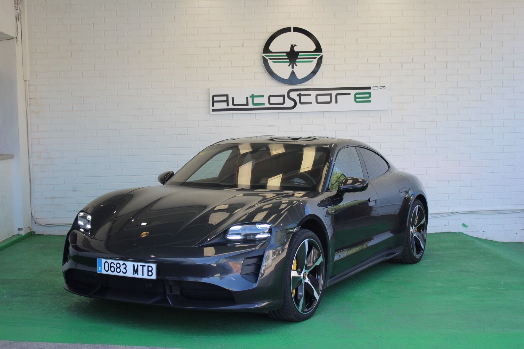 PORSCHE Taycan (Turbo S) en Barcelona