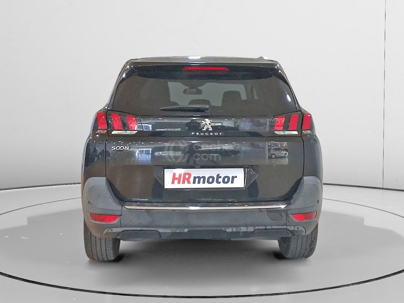Foto del PEUGEOT 5008 1.2 PureTech S&S Allure 7 pl. 130