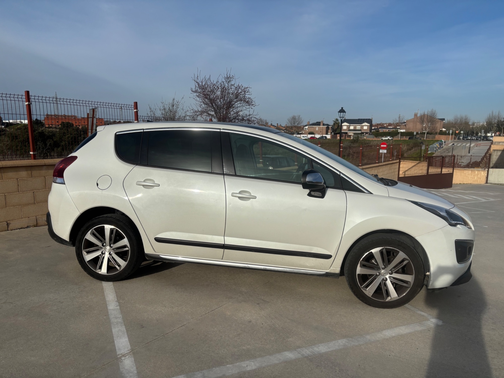 Imagen de PEUGEOT 3008