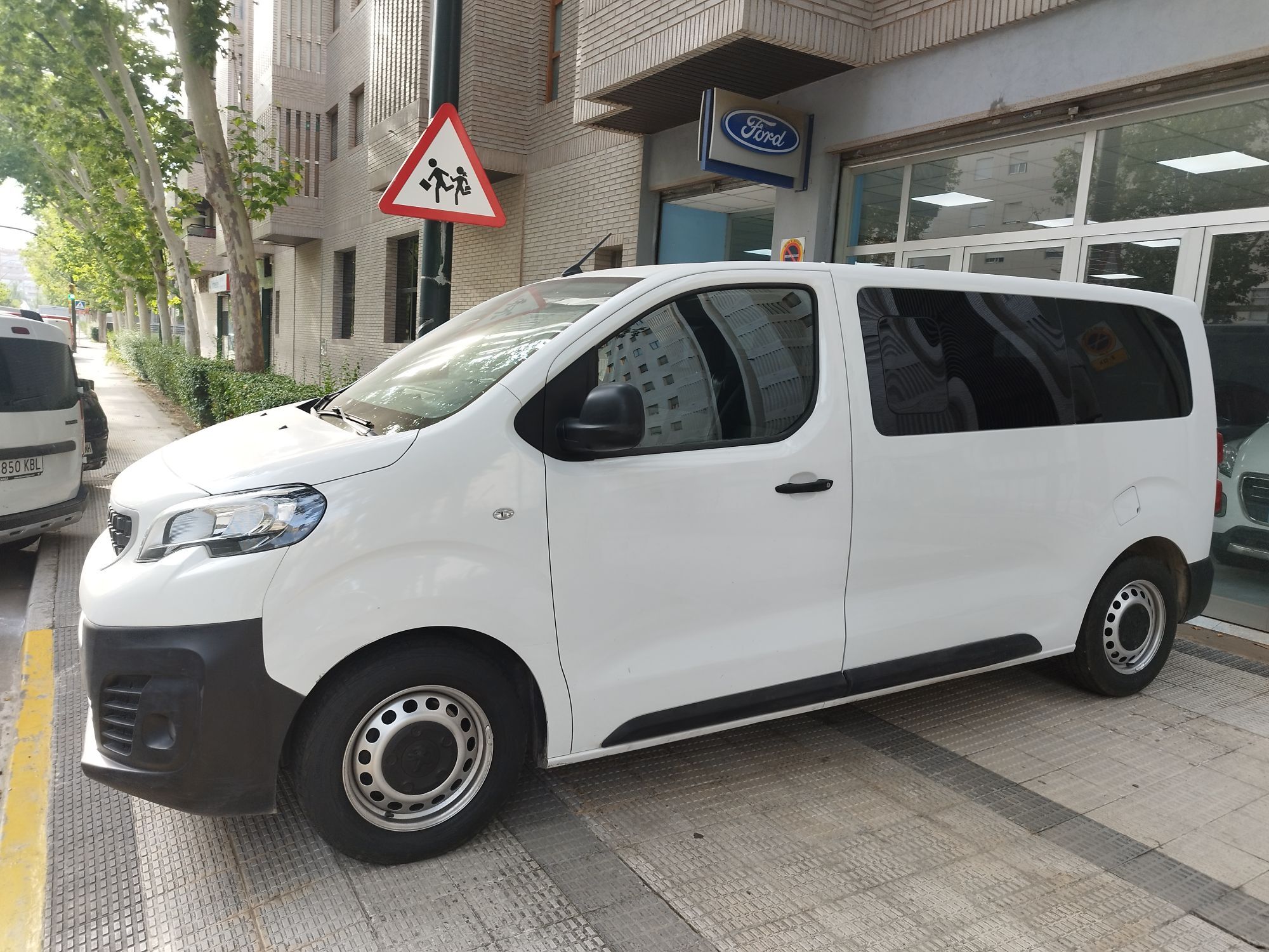 Foto del PEUGEOT Expert Combi Long 1.6BlueHDi S&S 115