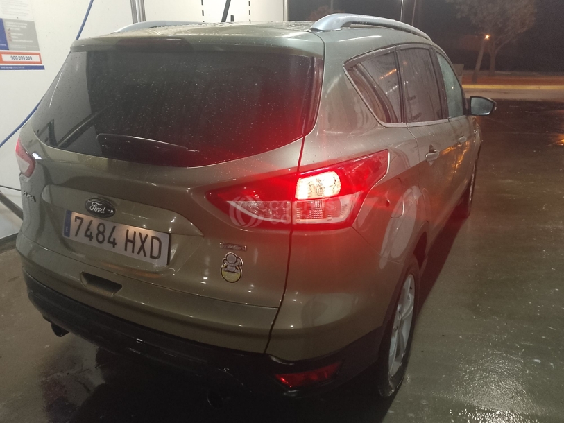 Foto del FORD Kuga 1.6 EcoB. Auto-S&S Titanium 4x2 150