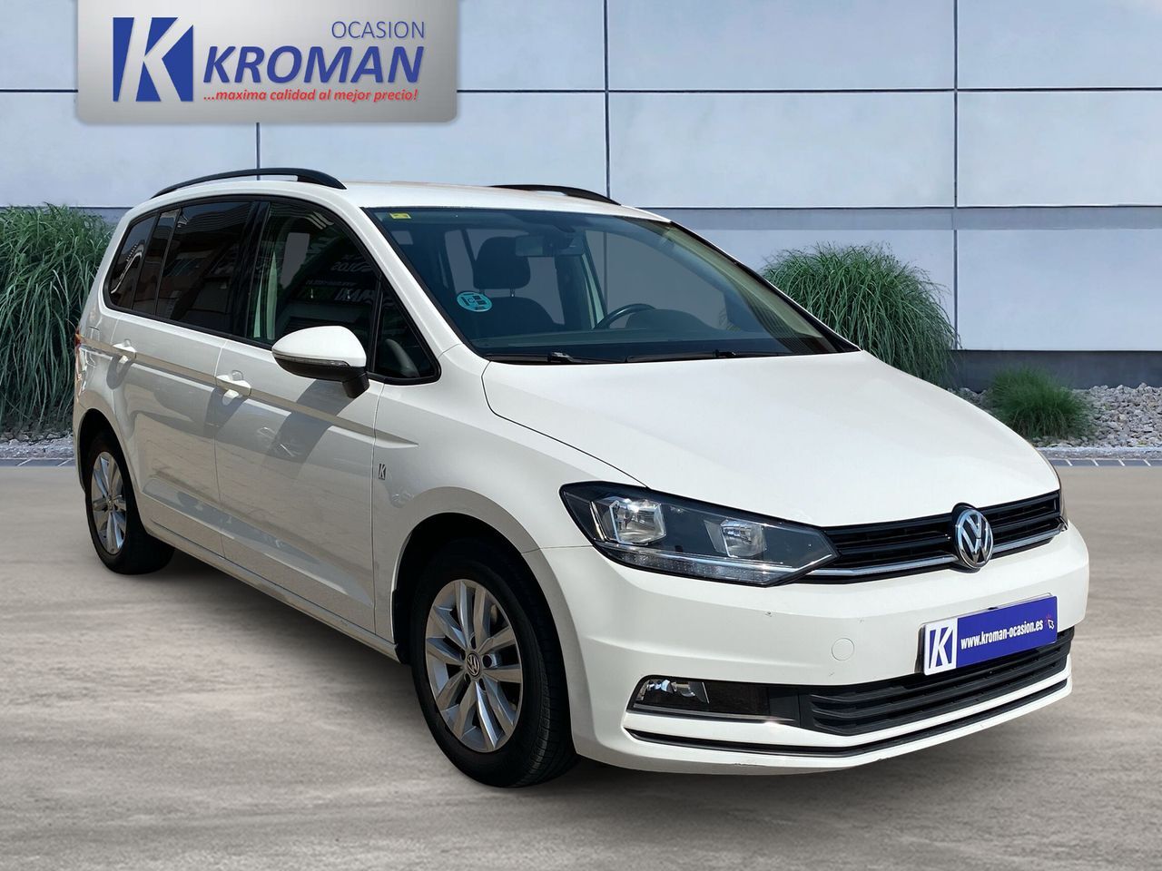 VOLKSWAGEN Touran (1.2 TSI Business 110cv 7Plazas) en Castellón