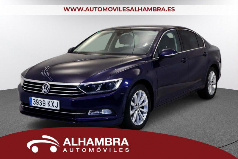 VOLKSWAGEN Passat (1.6 TDI 88KW DSG ADVANCE 4P) en Madrid