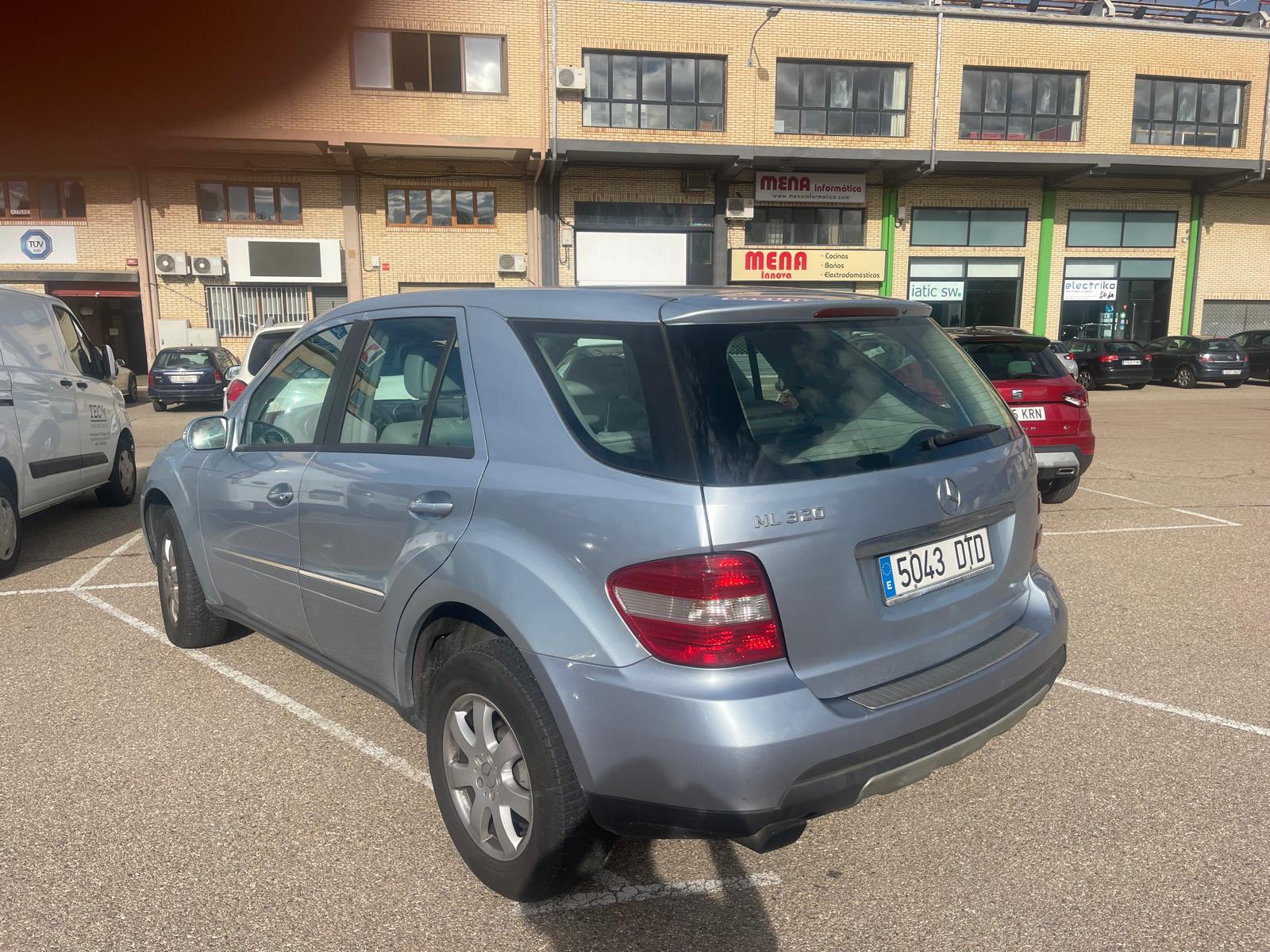 Foto del MERCEDES Clase M ML 320CDI Aut.