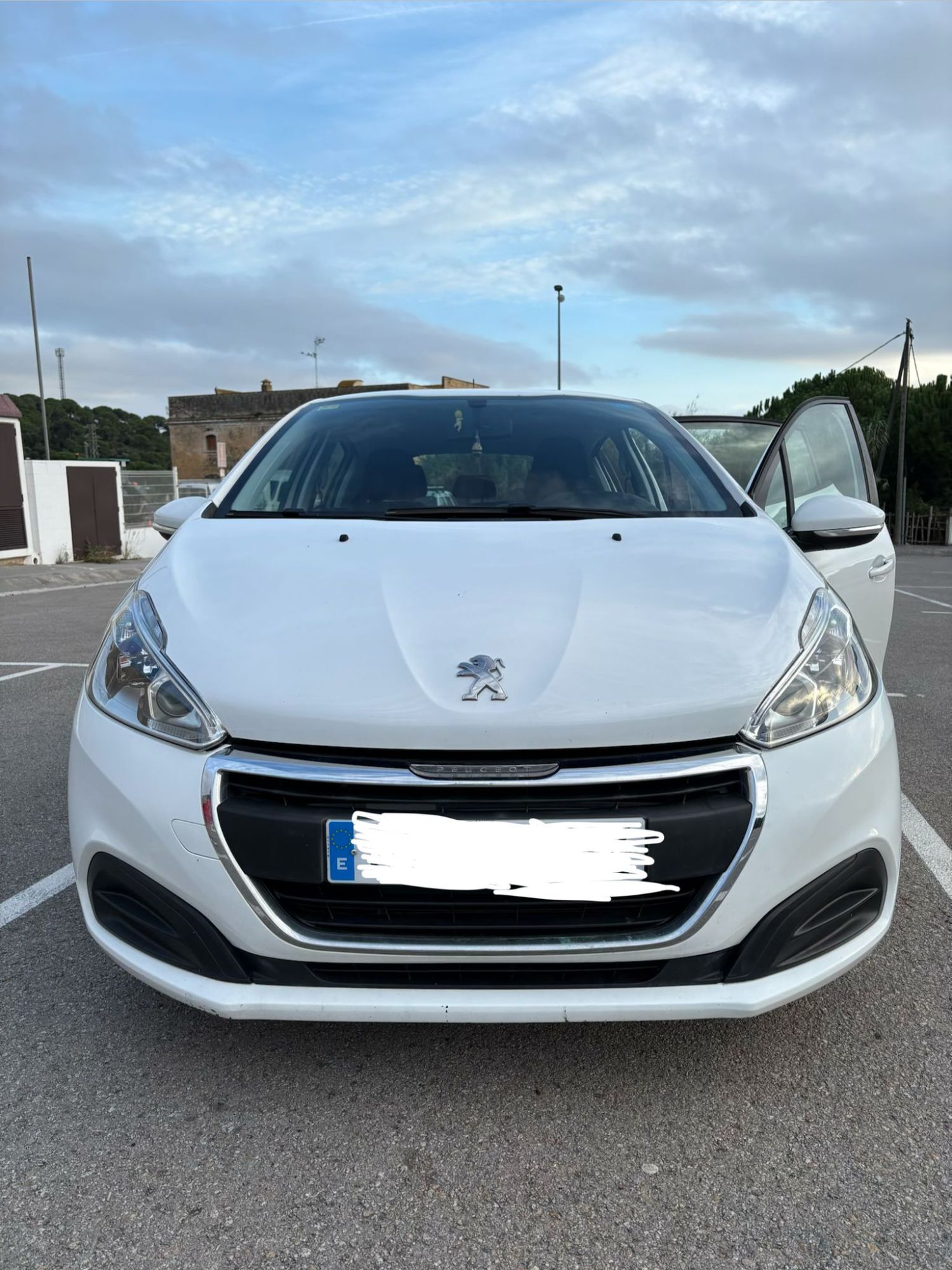 Foto del PEUGEOT 208 1.6 BlueHDi S&S Allure 100