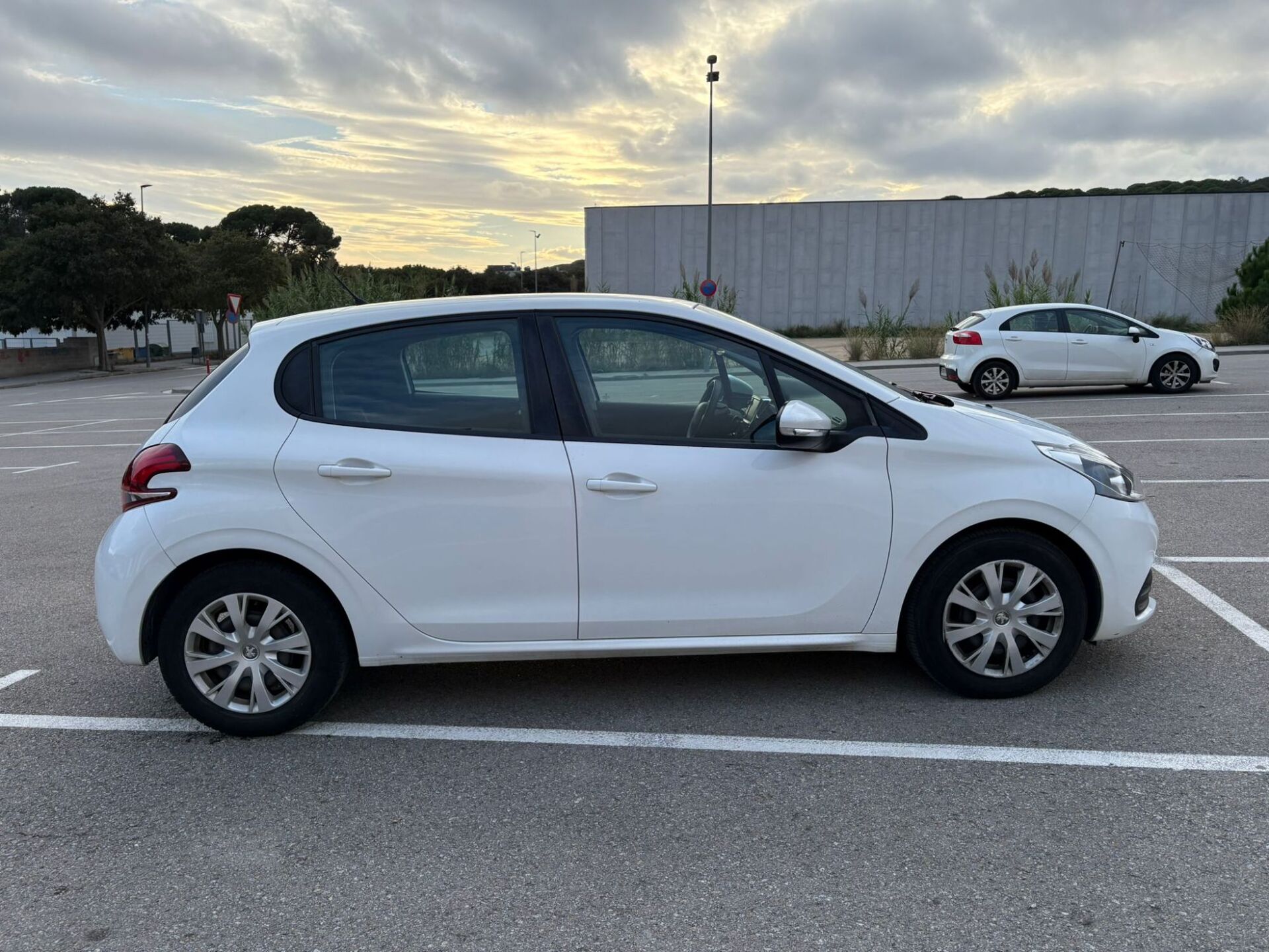 Imagen 1 de PEUGEOT 208