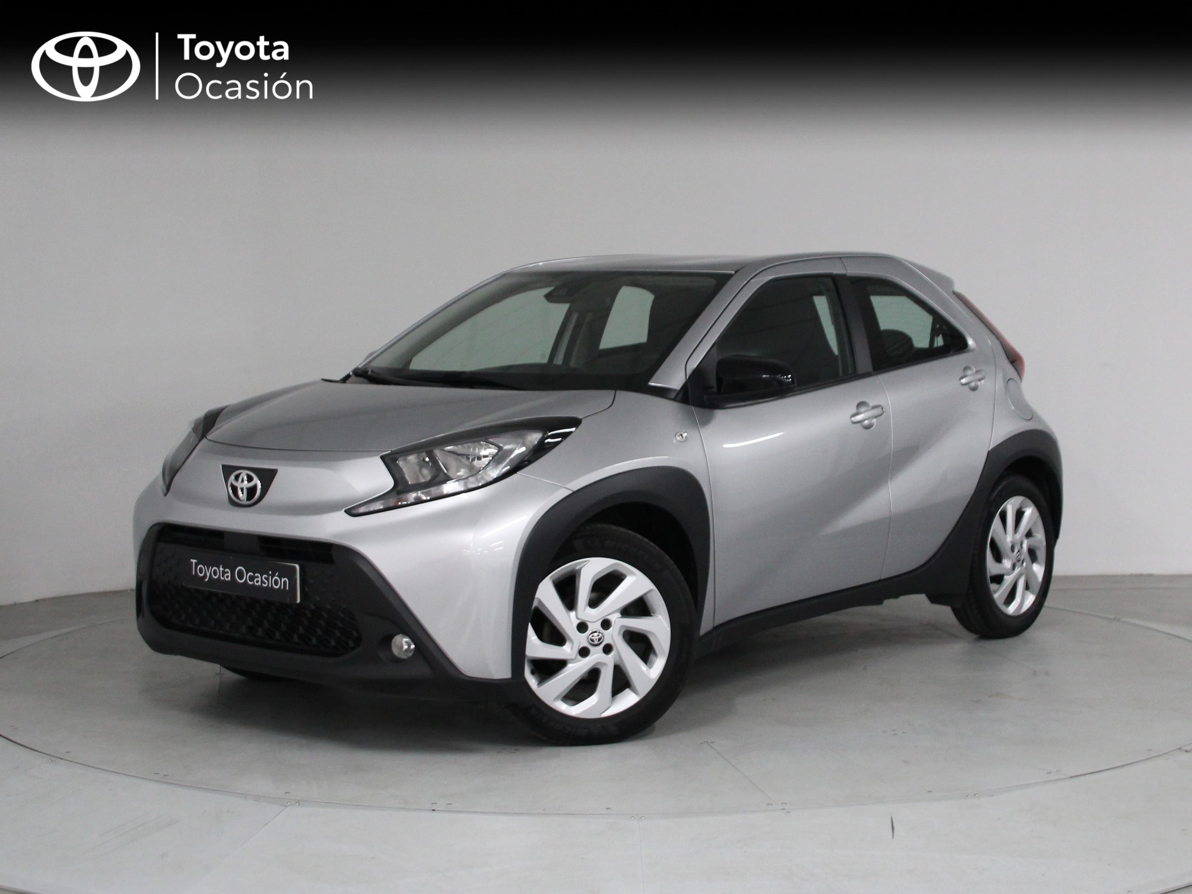 TOYOTA Aygo X Cross (1.0 VVT-I 72CV Play) en Barcelona