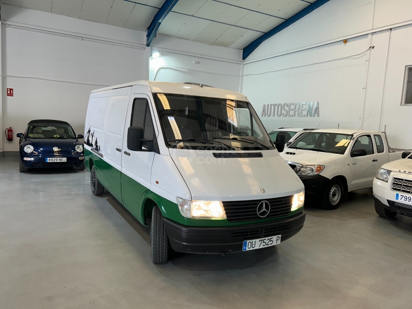 Foto del MERCEDES Sprinter Furgón 208 D 3000mm/2590kg