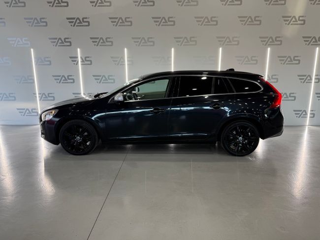 Foto del VOLVO V60 D5 Momentum Aut.