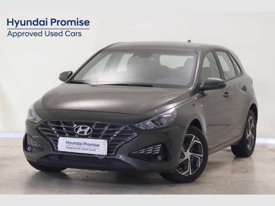 HYUNDAI i30 (1.0 TGDI Klass LR 48V 120) en Cádiz
