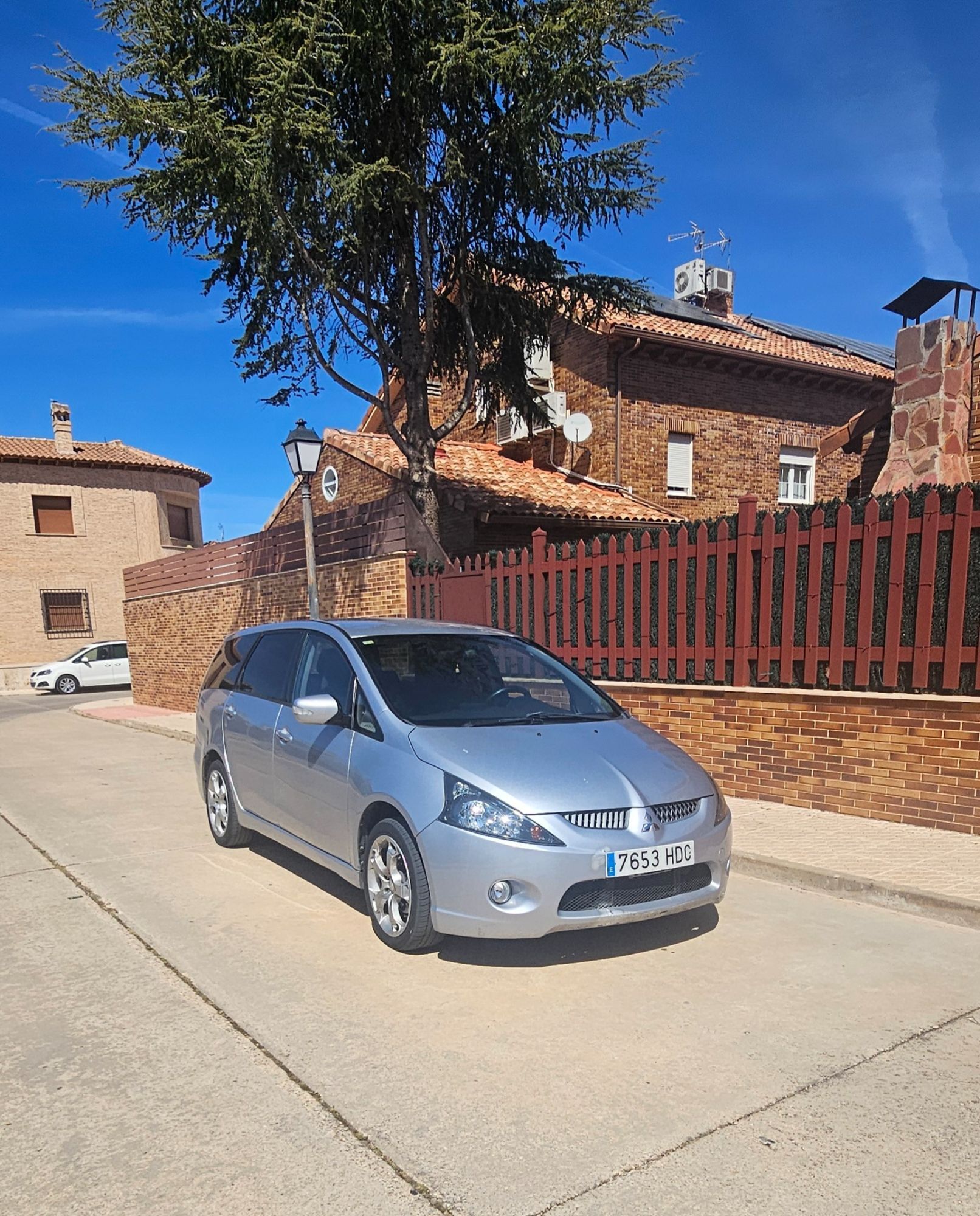 Foto del MITSUBISHI Grandis 2.0DI-D Intense