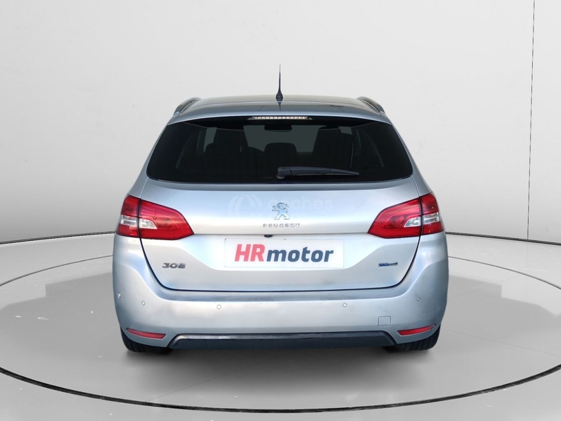 Foto del PEUGEOT 308 SW 1.2 PureTech S&S Allure 130