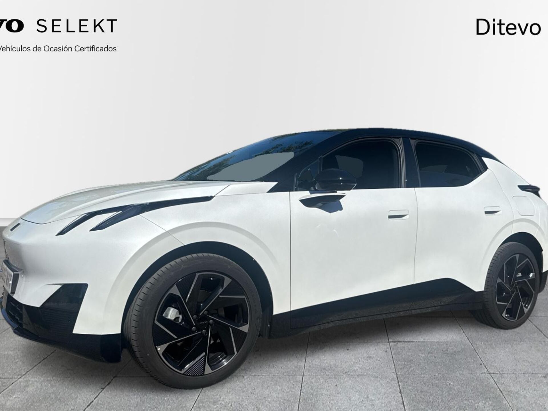 Imagen de LYNK & CO 02