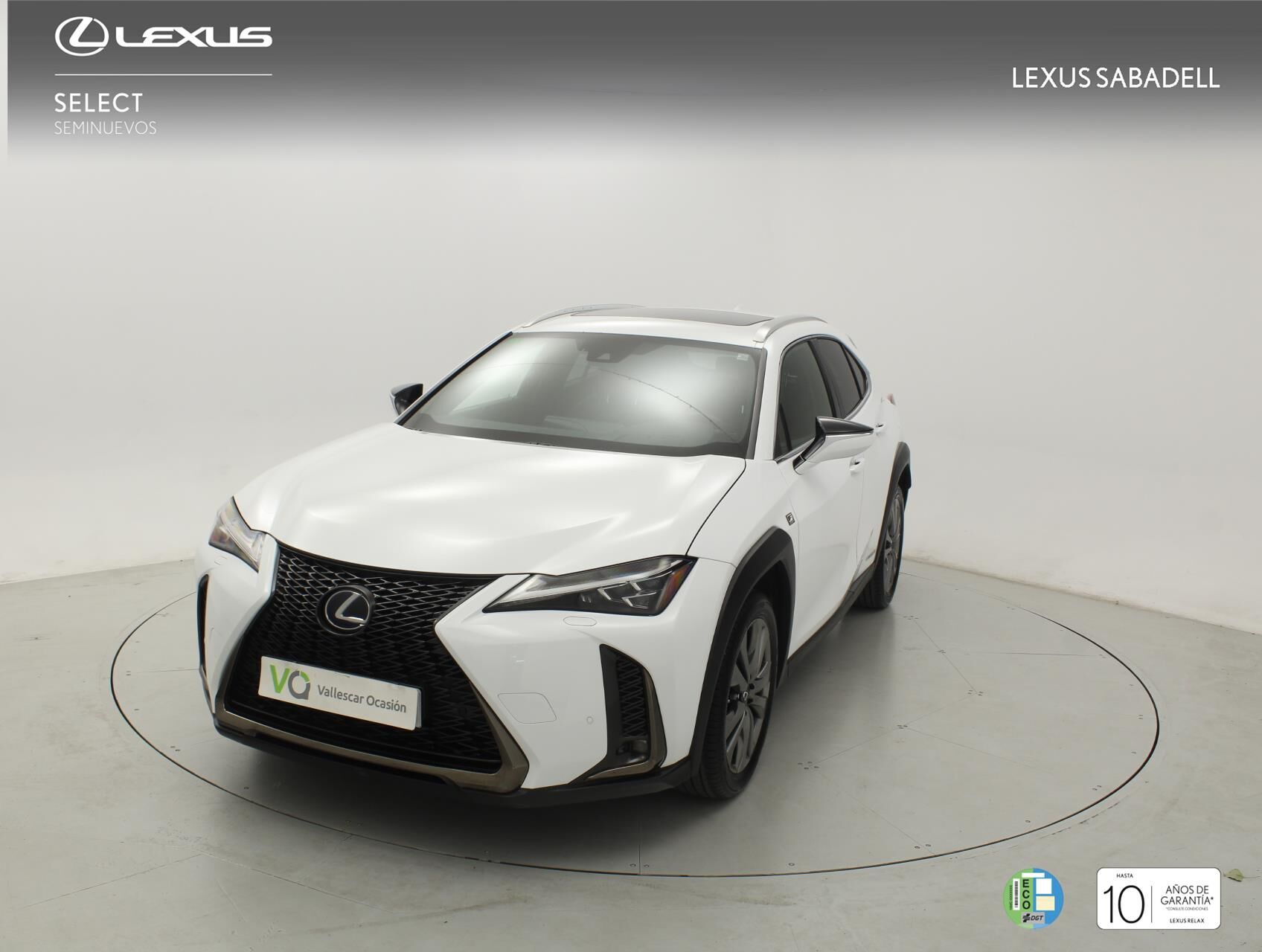 LEXUS UX (250H FSPORT LTH 2.0 HYBRID 184 CV AUTO 5P 4WD) en Barcelona