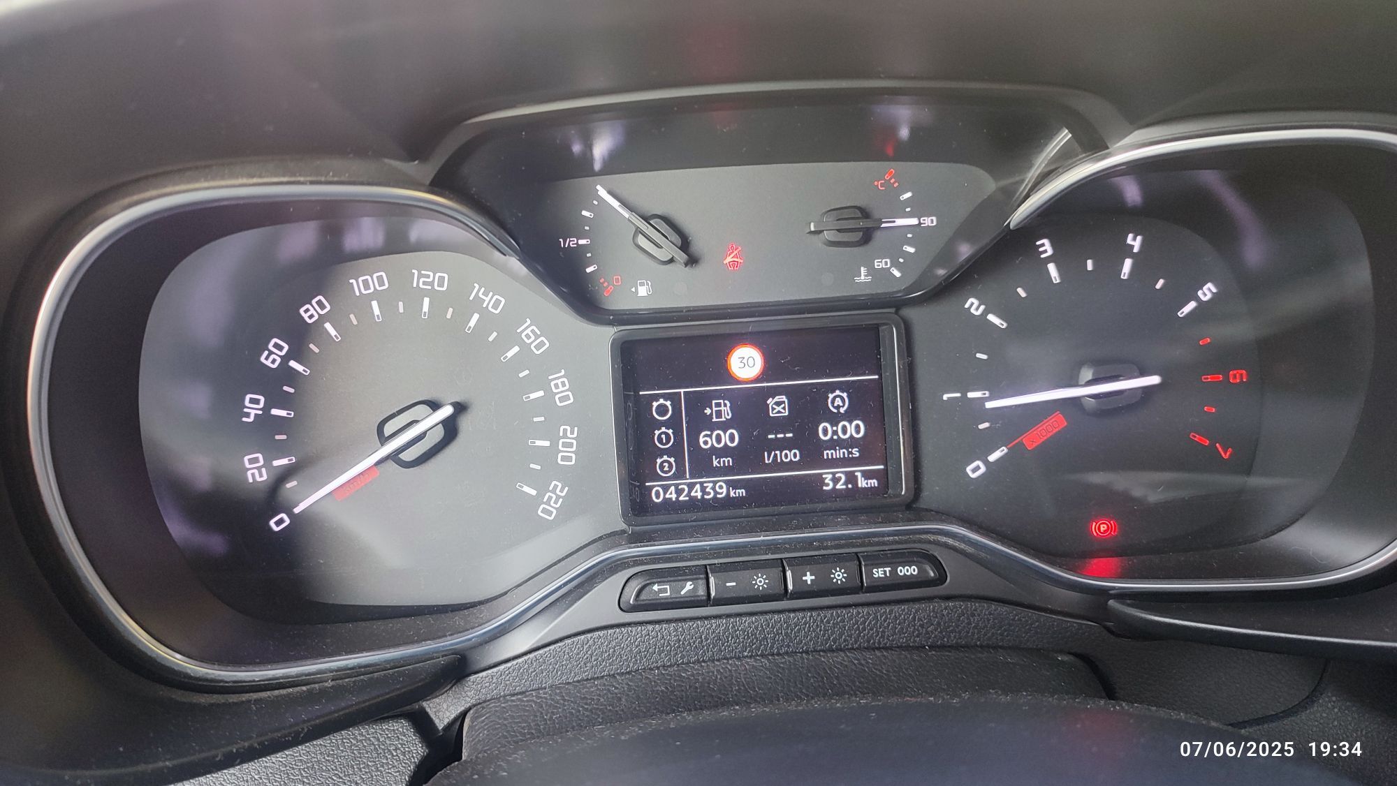 Foto del CITROEN Berlingo BlueHDi S&S Talla M Shine 100