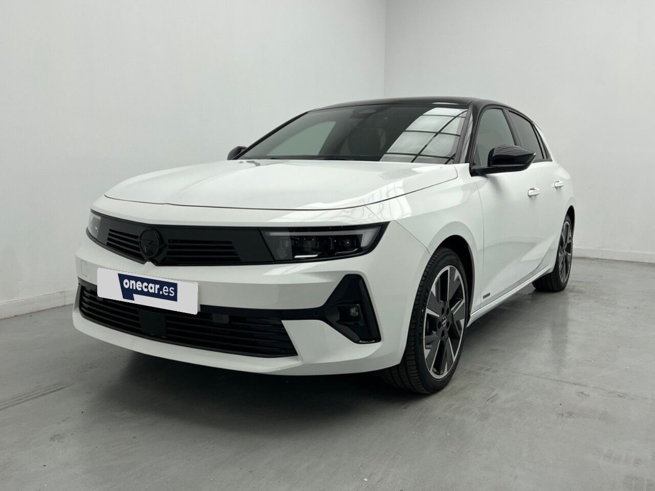 OPEL Astra (BEV GS AUTO 156CV 5P) en Málaga