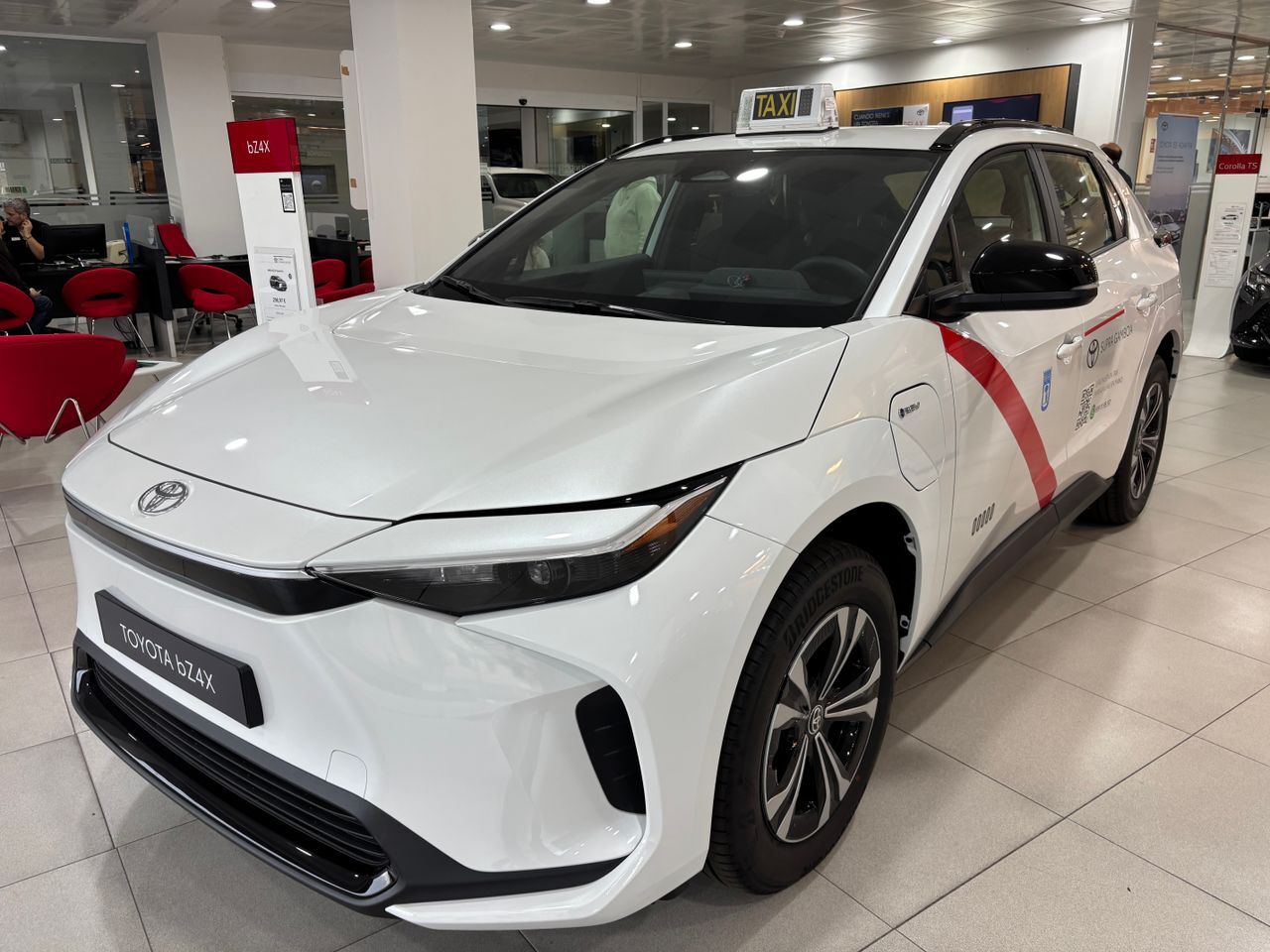 TOYOTA bZ4X (200E 4x2 Advance) en Madrid