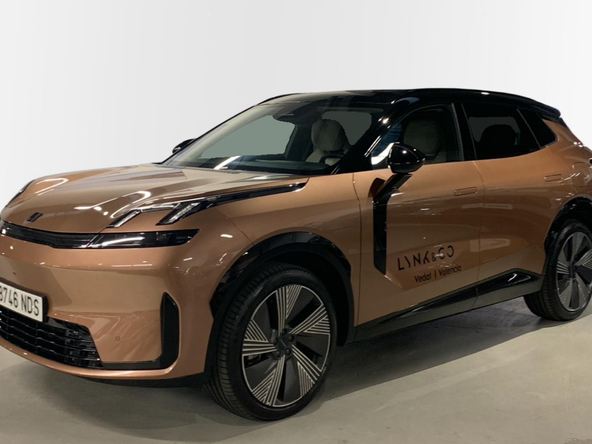 Imagen de LYNK & CO 08