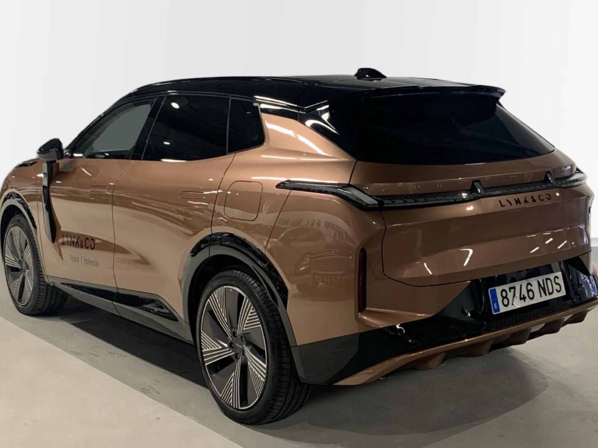 Imagen 2 de LYNK & CO 08