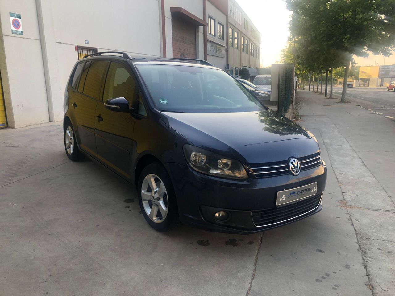 VOLKSWAGEN Touran (W. TOURAN 1.6 TDI 105 CV) en Tarragona