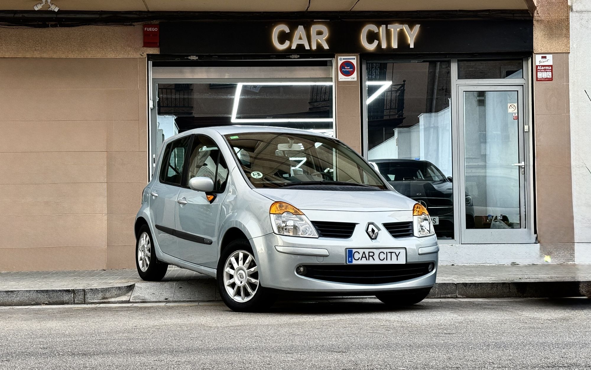 RENAULT Modus (1.4 16v Pack Dynamique) en Barcelona