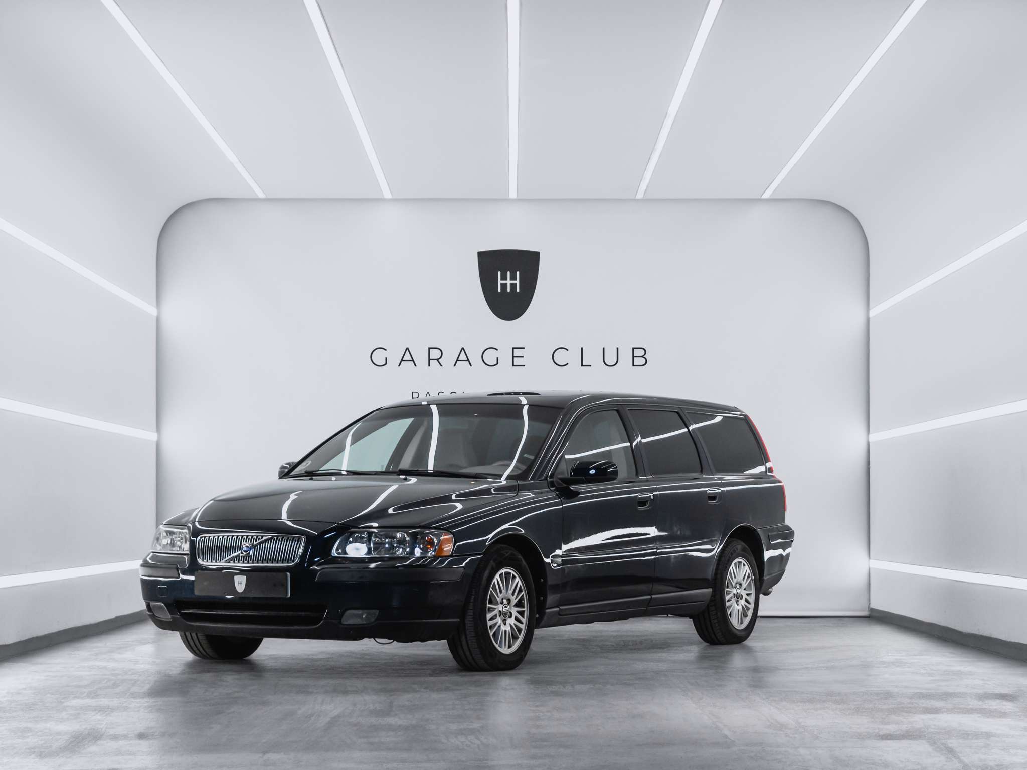 VOLVO V70 (V 70 2.4 Kinetic) en Barcelona