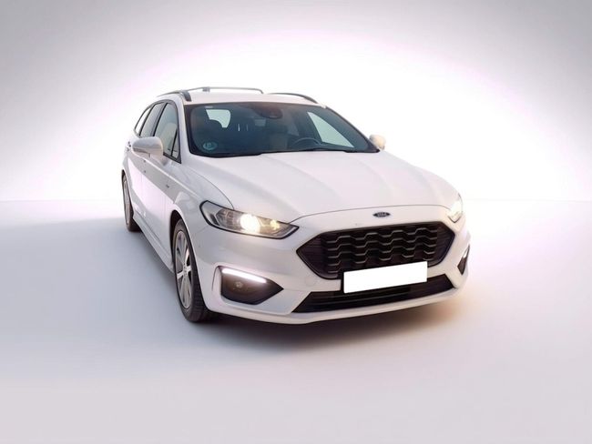 Foto del FORD Mondeo Sedán 2.0 HEV Titanium