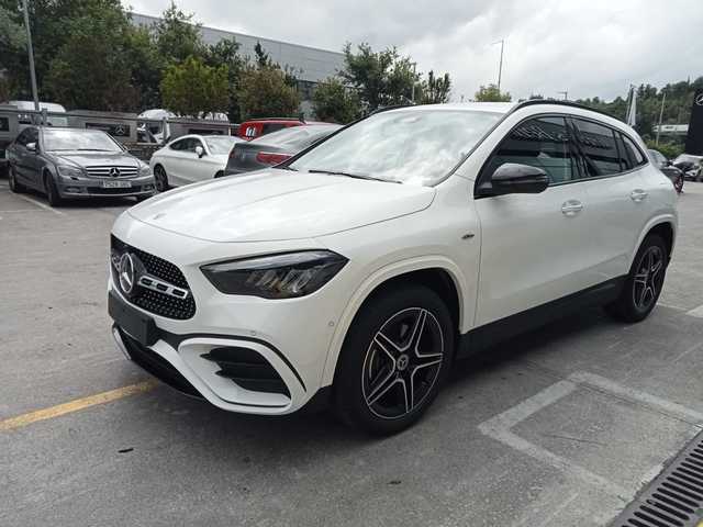MERCEDES Clase GLA (250 e con tecnología híbrida EQ 160 kW (218 CV)) en Gui