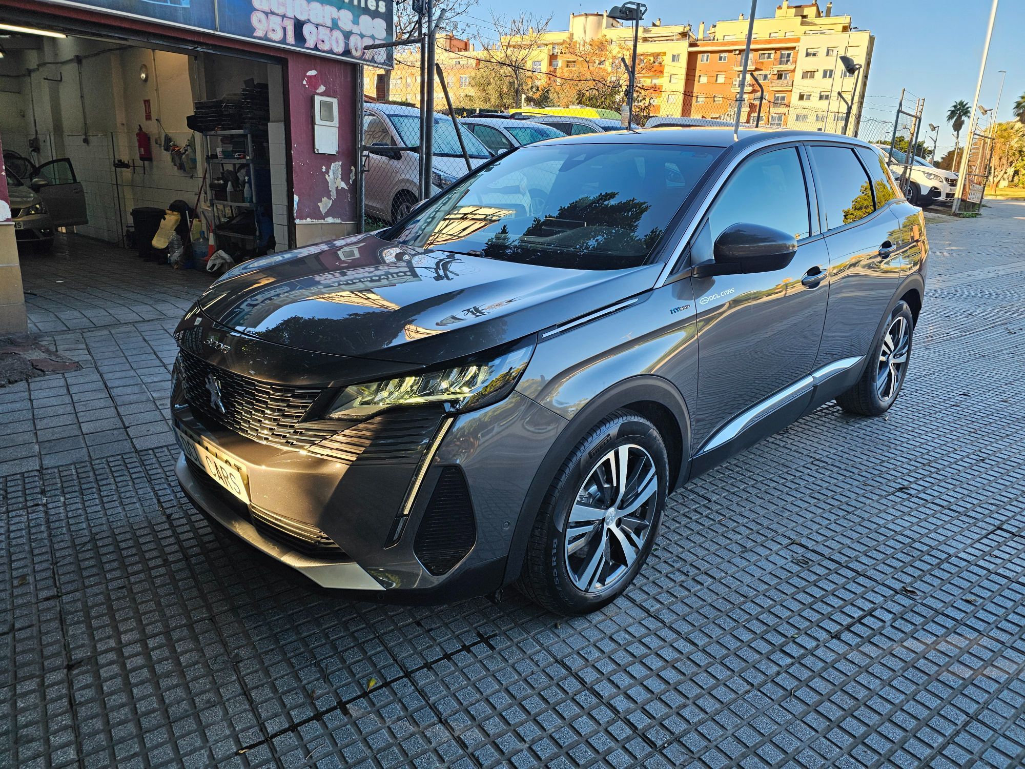 PEUGEOT 3008 (HYB PHEV 225 Allure Pack e-EAT8) en Málaga
