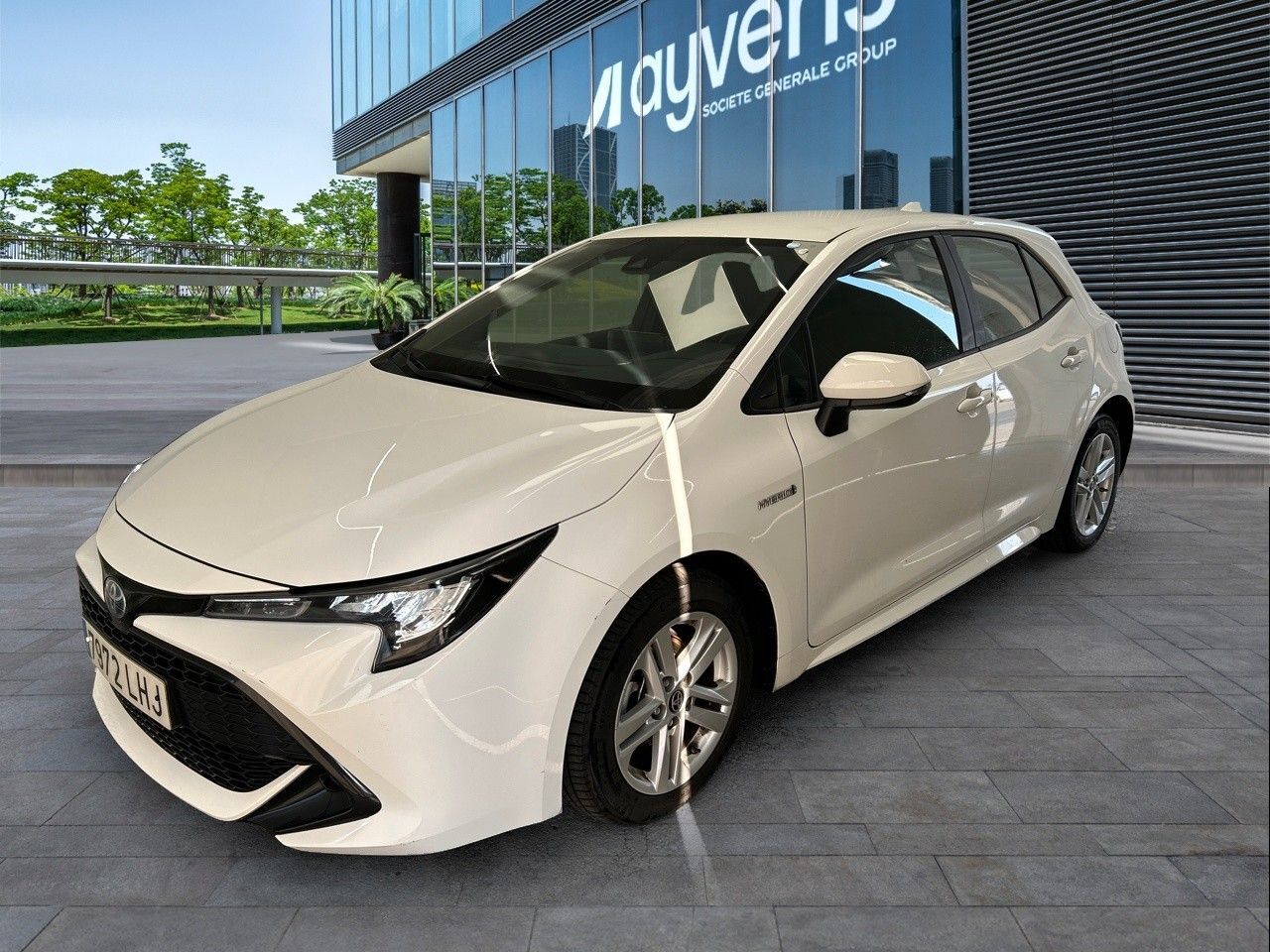 TOYOTA Corolla (1.8 125H Business Plus E-CVT 90 kW (122 CV)) en Madrid