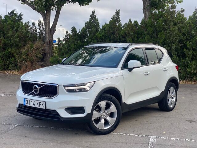 VOLVO XC40 (T3 Inscription 115 kW (156 CV)) en Barcelona