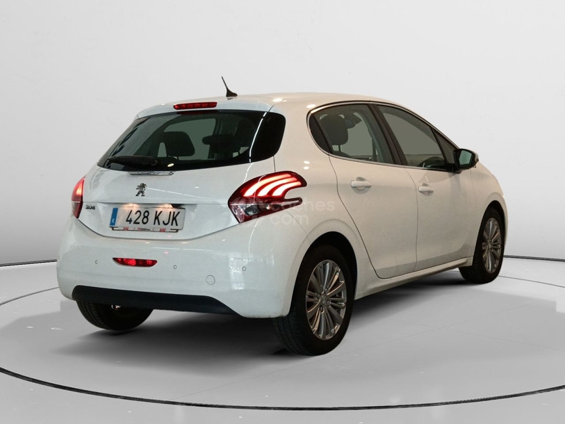 Foto del PEUGEOT 208 1.2 PureTech S&S Allure 110