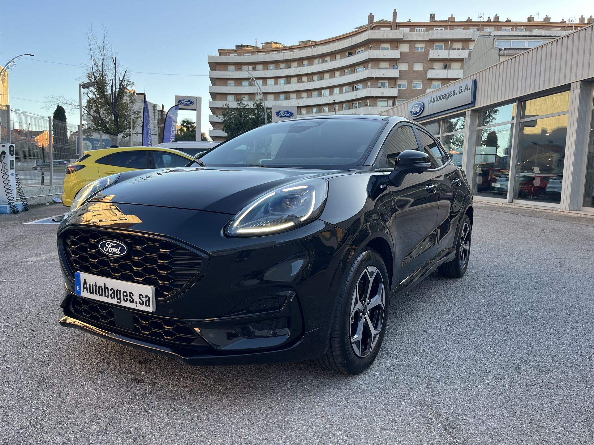 FORD Puma (1.0 EcoBoost MHEV 125cv ST-Line) en Barcelona