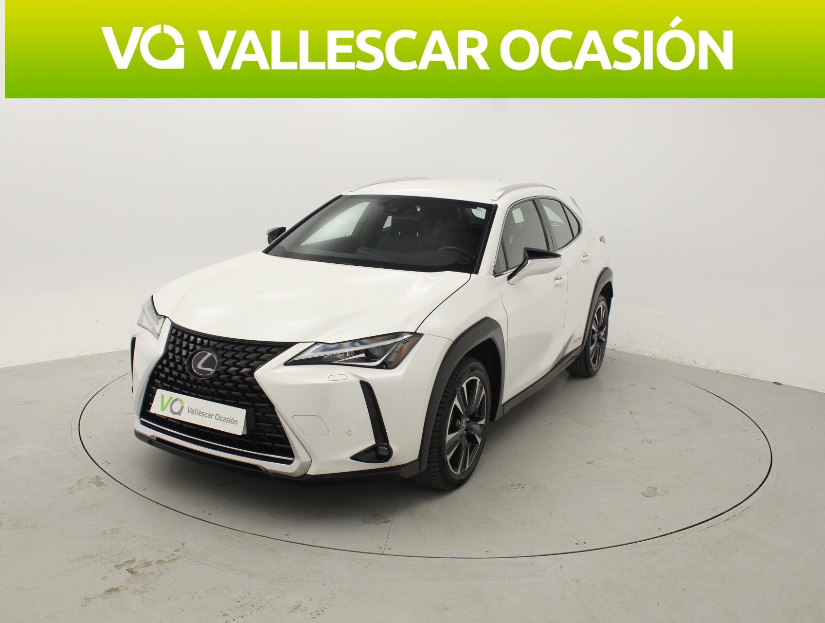 LEXUS UX (250H PREMIUM 2.0 HYBRID 184 CV 2WD) en Barcelona