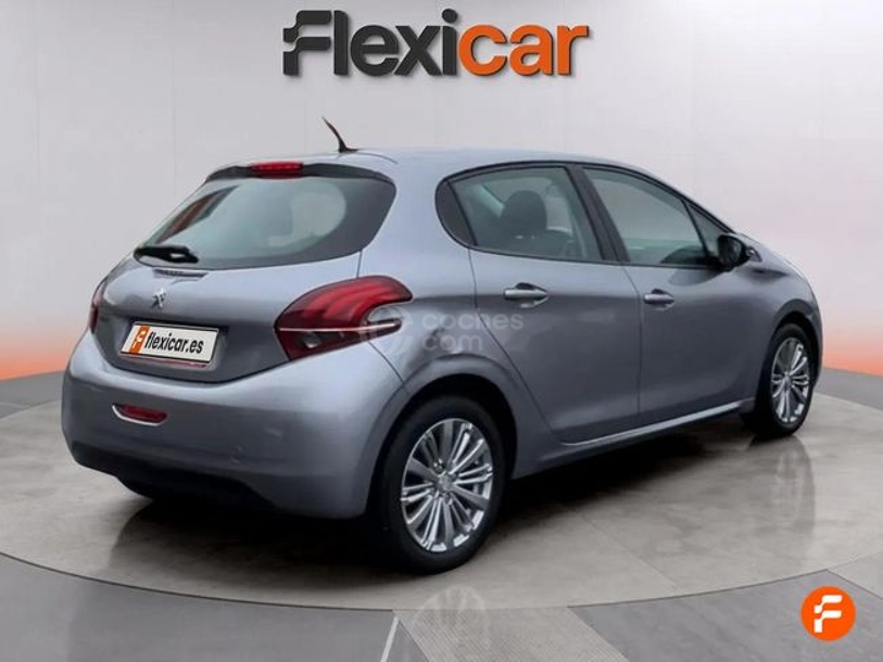 Foto del PEUGEOT 208 1.2 PureTech S&S Signature 82