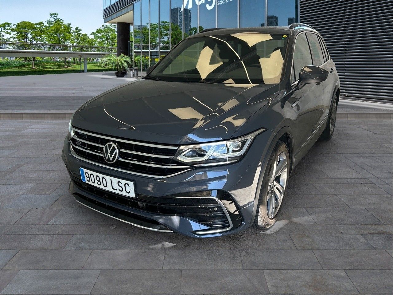 VOLKSWAGEN Tiguan (R-Line 2.0 TDI 110 kW (150 CV) DSG) en Madrid