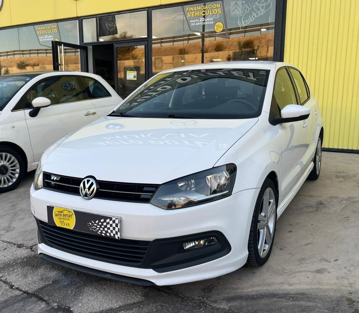 VOLKSWAGEN Polo (1.6 TDI 90cv R-Line) en Murcia