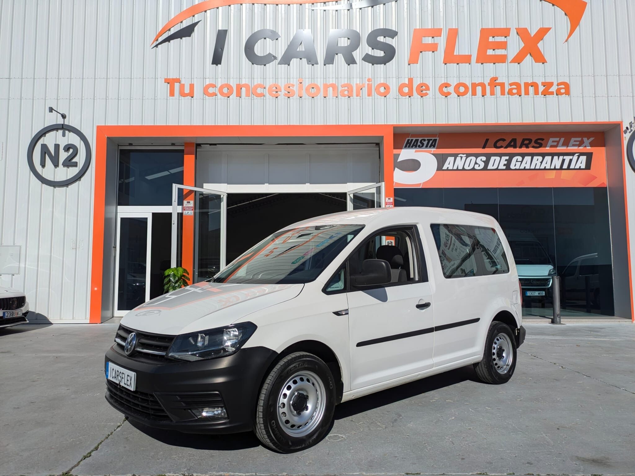 VOLKSWAGEN Caddy (Beach 2.0 TDI 75kW (102CV) BMT) en Sevilla