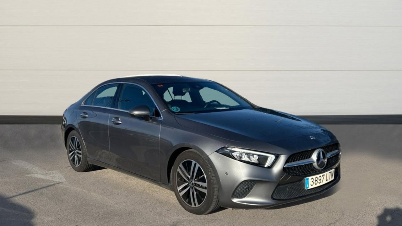 MERCEDES Clase A (SEDAN 2.0 A 180 D DCT 116 4P) en Madrid