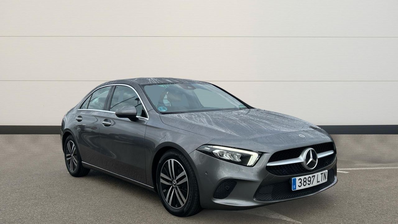 MERCEDES Clase A (SEDAN 2.0 A 180 D DCT 116 4P) en Madrid