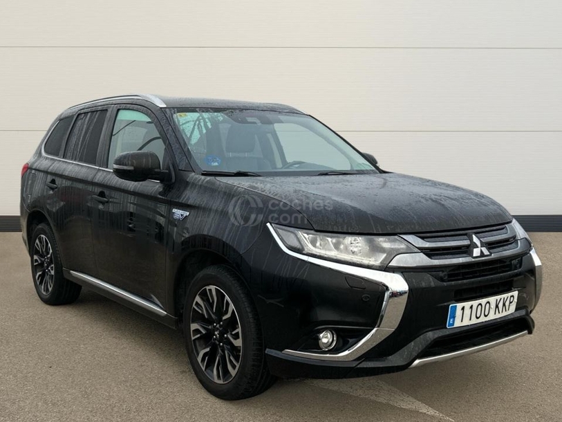 Foto del MITSUBISHI Outlander PHEV Kaiteki 4WD