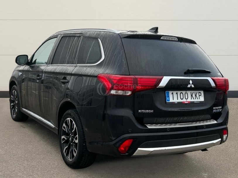 Foto del MITSUBISHI Outlander PHEV Kaiteki 4WD